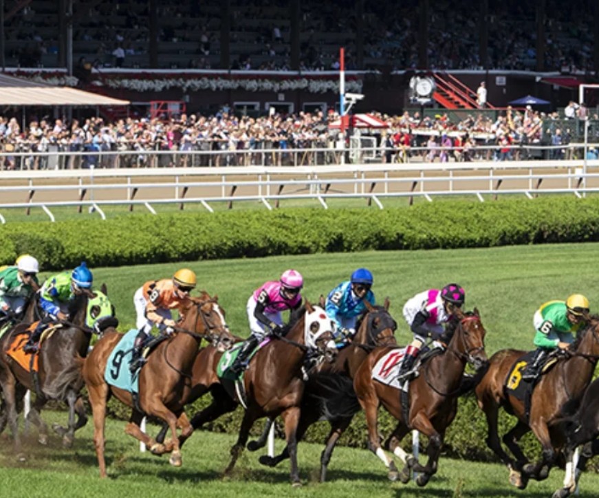 Horses racing at Saratoga Race Course